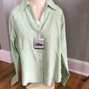 Tri-Mountain mint technical shirt, NWT, medium